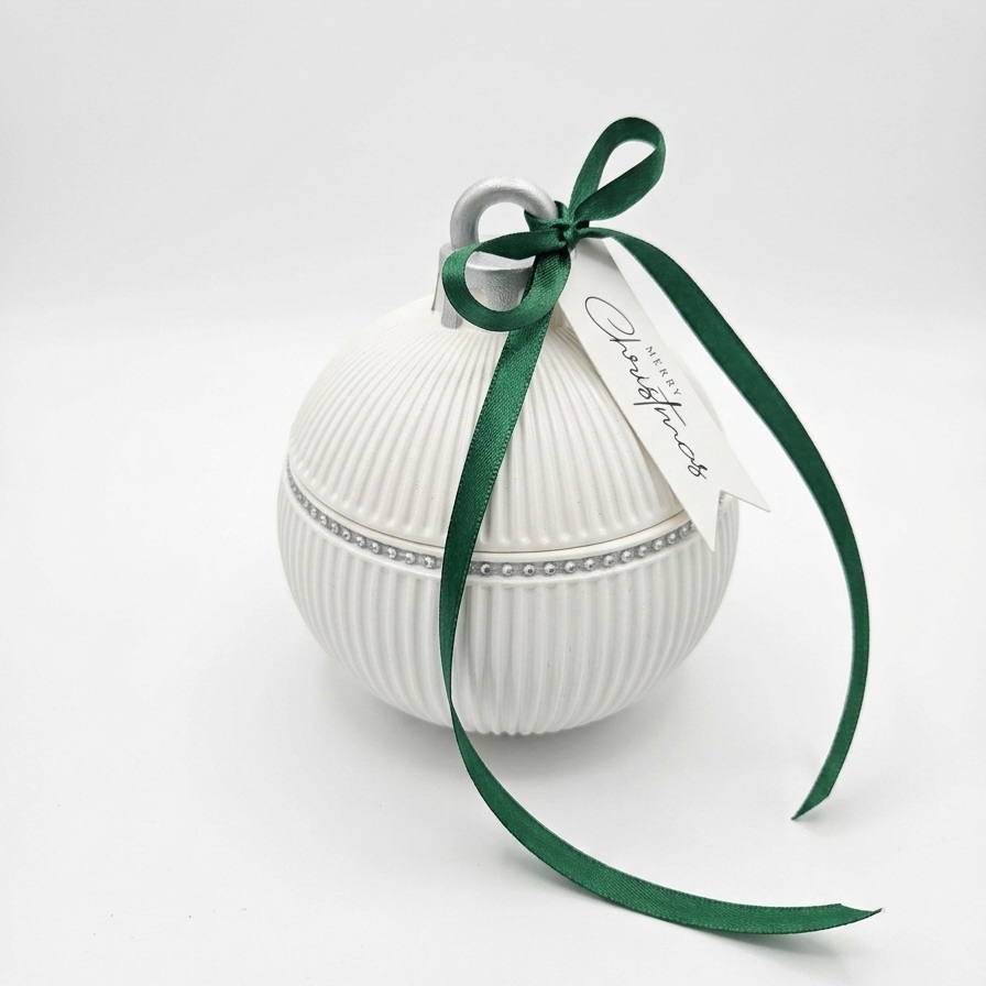 Vela Christmas Bauble Elegance - Blanca / Dorada / Magia Invernal