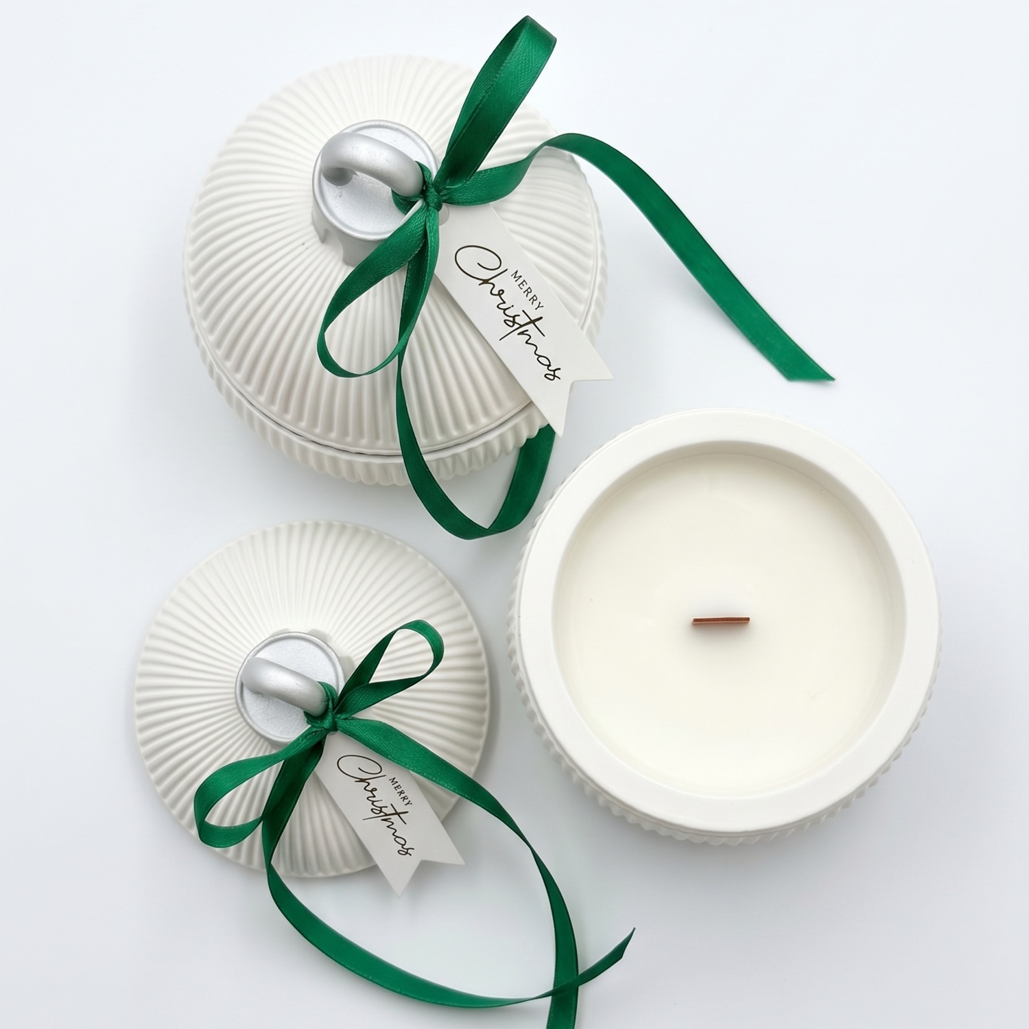 Vela Christmas Bauble Elegance - Blanca / Dorada / Magia Invernal